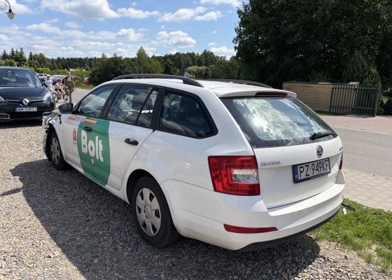 Skoda Octavia III Active 1.2 TSI, benzyna, 2016 r. – po kolizji, uszkodzony przód