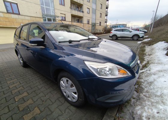 Sprzedam Ford Focus 1,6 benzyna 100 KM, r. 2010