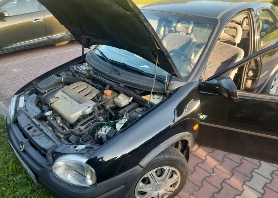 Opel corsa b 1.4 16 v 