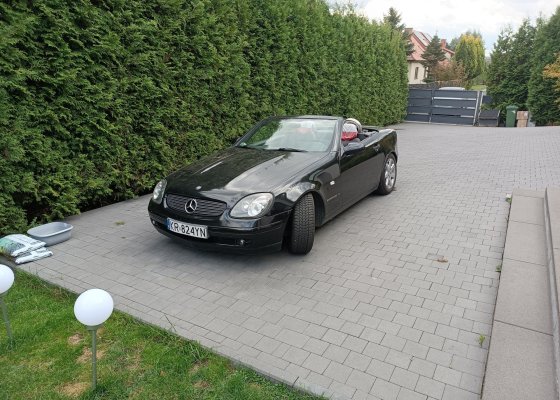 Sprzedam Mercedesa SLK 170 z 1999 z uszkodzonym dachem