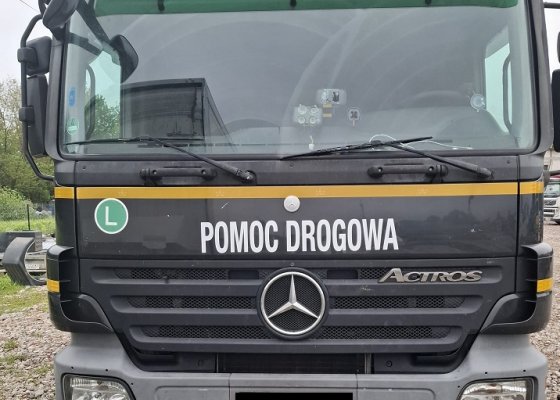 Sprzedam samochód ciężarowy Mercedes - Benz + przyczepa ciężarowa