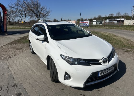 SPRZEDAM TOYOTA AURIS 2013r. 2.0D4D BOGATO WYPOSAŻONA