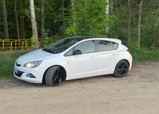 Samochód osobowy Opel Astra J