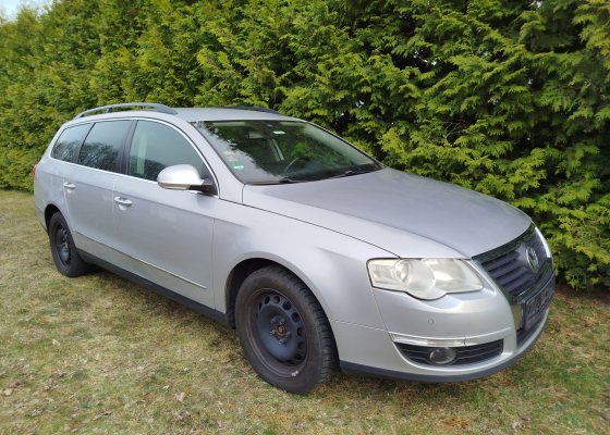 VW Passat Variant 2.0TDI Comfortline DSG NAVI / Alarm / PDC / Klima 140KM