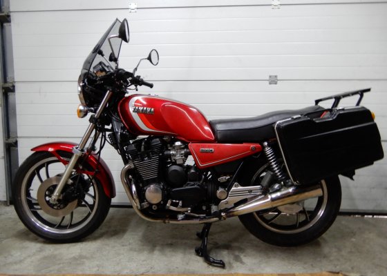 Yamaha XJ 650 Seca - bezwypadkowy.ubrany , kolekcjonerski.