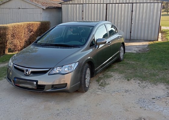 Honda Civic - auto w stanie dobrym, zadbane.