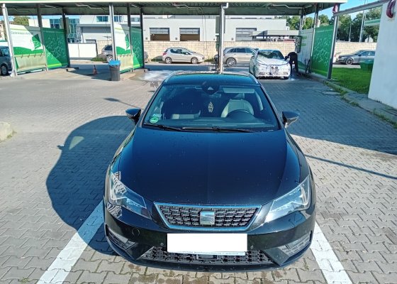 Do sprzedania posiadam Seata Leona z 2018 roku z 2,0 TDI 150 KM i skrzynią DSG. Samochód serwisowany z bogatym wyposażeniem