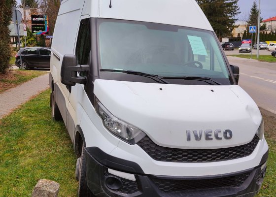 Sprzedam zadbane Daily 35C13V z klimatyzacją na bliźniakach