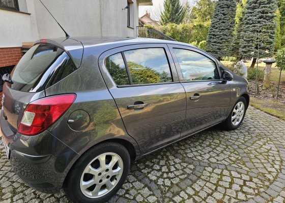 SPRZEDAM OPEL CORSA D