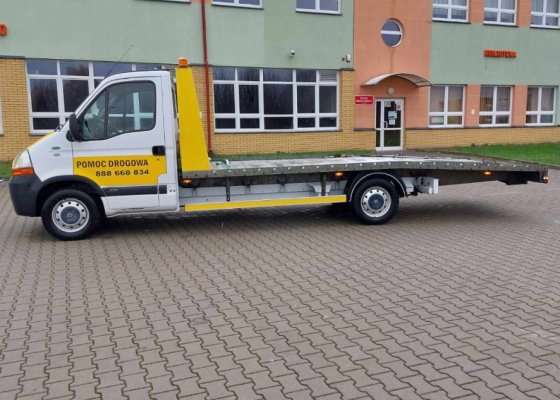 Sprzedam autolawetę Renault Master 