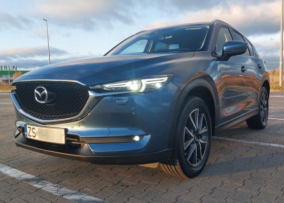 Mazda CX-5 2.0L z 2018 roku automat 4x4 benzyna, wersja VIP SkyPASSION