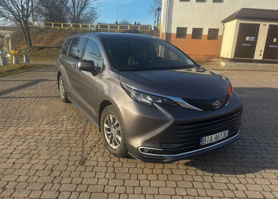 Toyota Sienna 2021 hybrid 