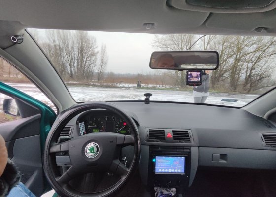 Sprzedam prosty samochód o niskich kosztach utrzymania.