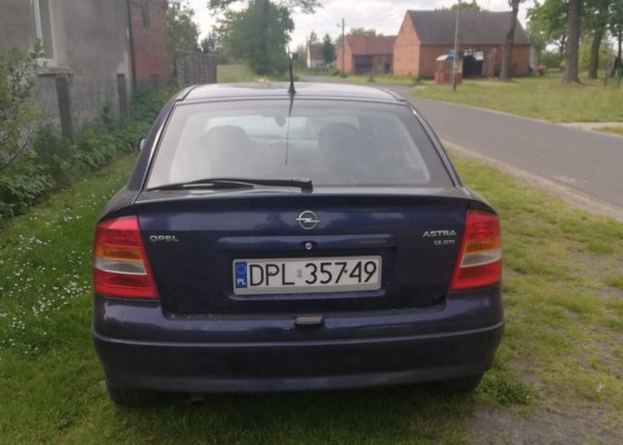 Opel Astra ważne opłaty i przegląd 