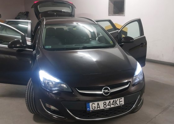 Opel Astra J Sports Tourer kombi 2015 1.4 140KM 