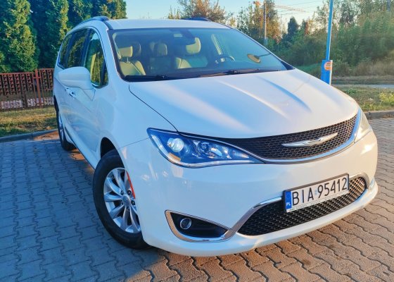 Chrysler Pacifica  Biały jasne wnętrze  