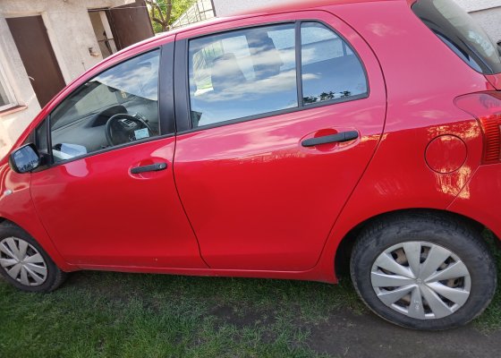 Toyoa Yaris 1.0 benzyna, klimayzacja, 5 drzwiowa