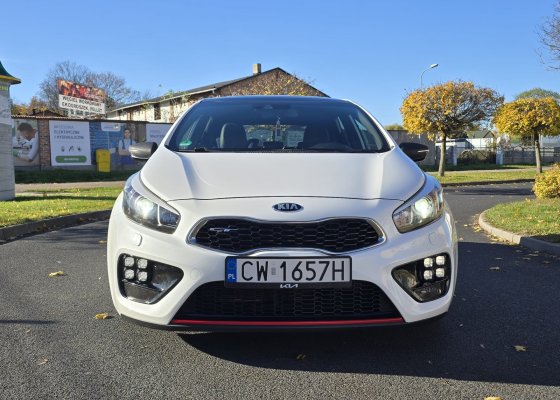 Kia Ceed GT Szyberdach