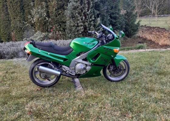 KAWASAKI ZZR600