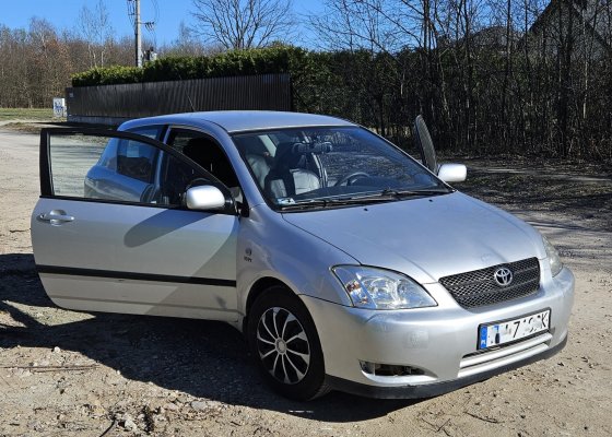 Toyota Corolla E12 - 2003 r., 285 tys. przebiegu (za 3,5 tys. zł)