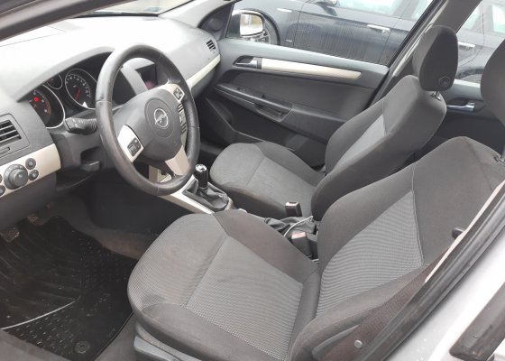Opel Astra H 150 KM, 6 biegowa, 2008 rok, przebieg 250 tys. km