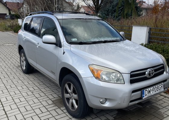 Toyota RAV4 2,4 4WD Limited benzyna automat